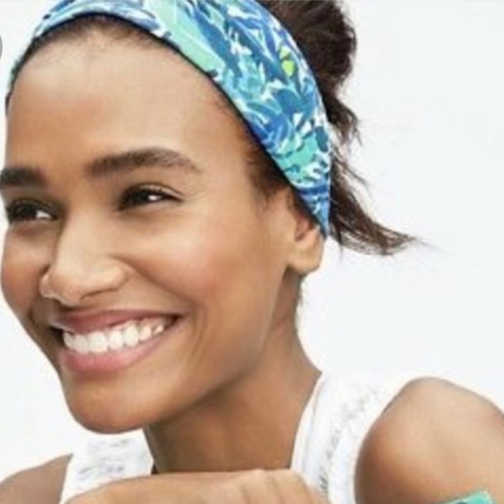 Lilly Pulitzer “Sneak a Beak” Head wrap